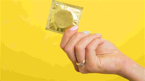 Blowjob ohne Kondomschlucken gegen Aufpreis Hure Wald